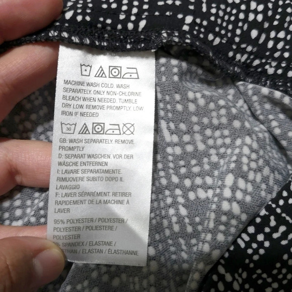 SUSAN GRAVER Liquid Knit Wide Leg Culotte Capri Pull On Pants w/ Pockets, M - Picture 12 of 13